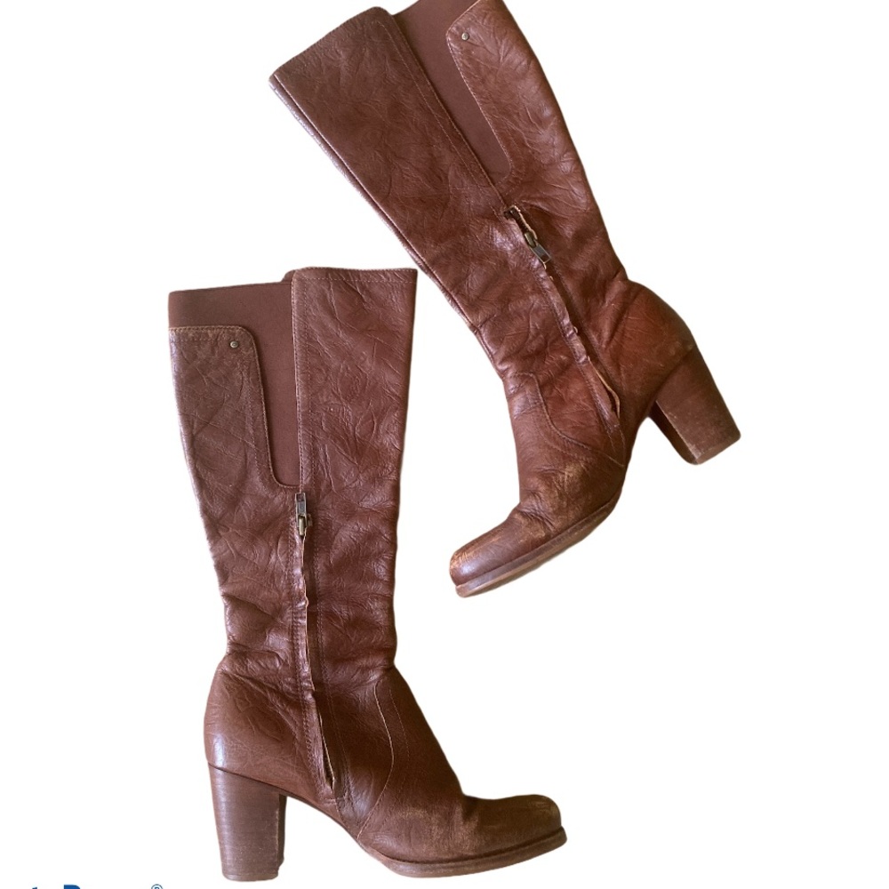 Ugg Sz 7 Heeled Leather Boots